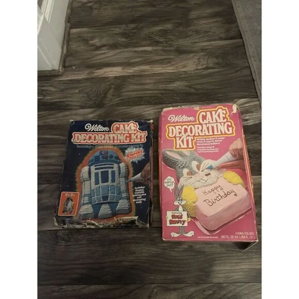 Vintage WILTON Cake Decorating Kit STAR WARS R2D2 And Bugs Bunny Baking Pan 1977